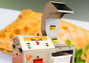 Chicken and meat shredders are indispensable machines in pastry shops