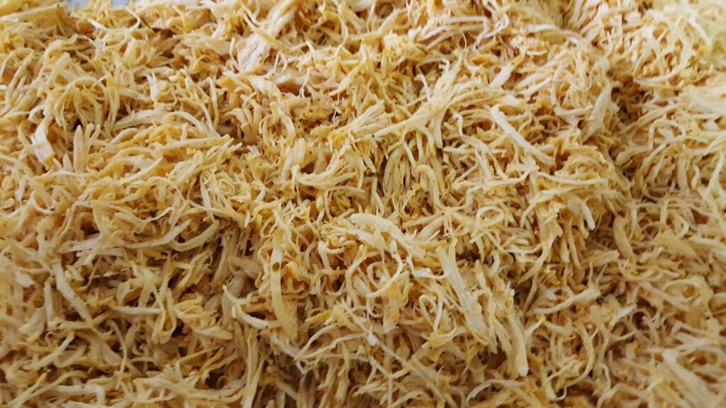 Peito de frango desfiado nos Desfiadores da Linha DFC